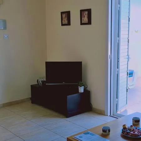 Stay Sunshine Apartment Paralimni Exterior foto
